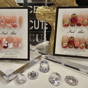 Nail Art Press-On Set — Floral & Butterfly Accent Designs in Pink and Orange